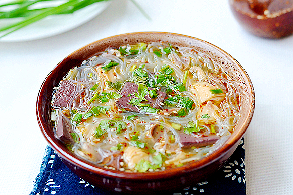 鴨血冬粉豆腐湯