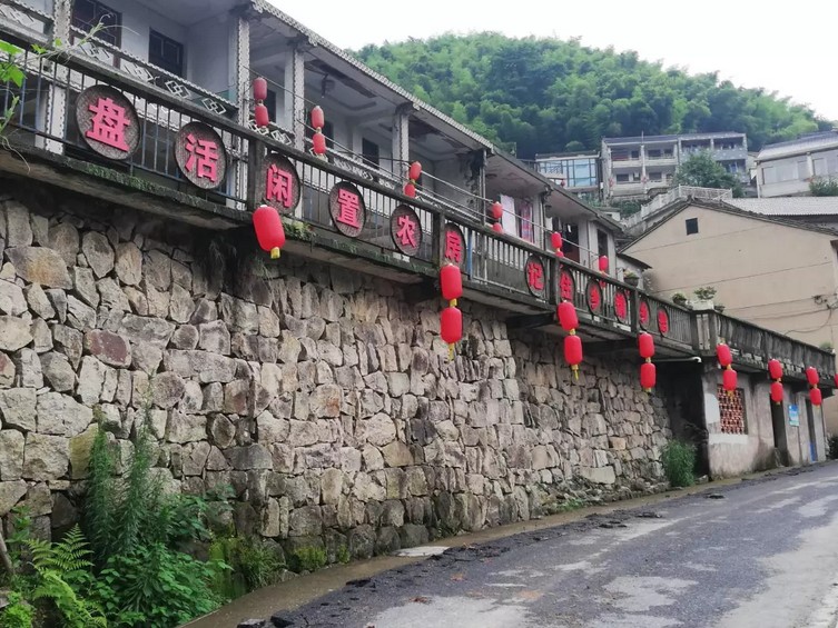 岔路口村(江西撫州禮陂縣下寺坊岔路口村)