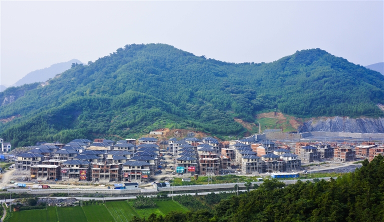 大壩自然村(雲南昭通彝良縣洛澤河鎮嶺東村委大壩自然村)