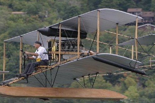 A-1“推進者”水上教練機