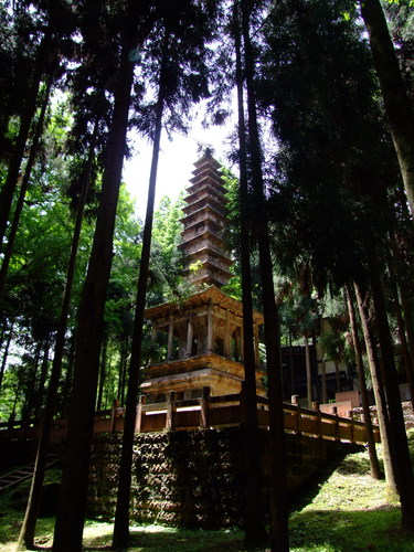 石塔寺石塔