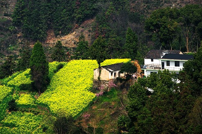 黃石潭村