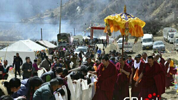 六寨女王山神節