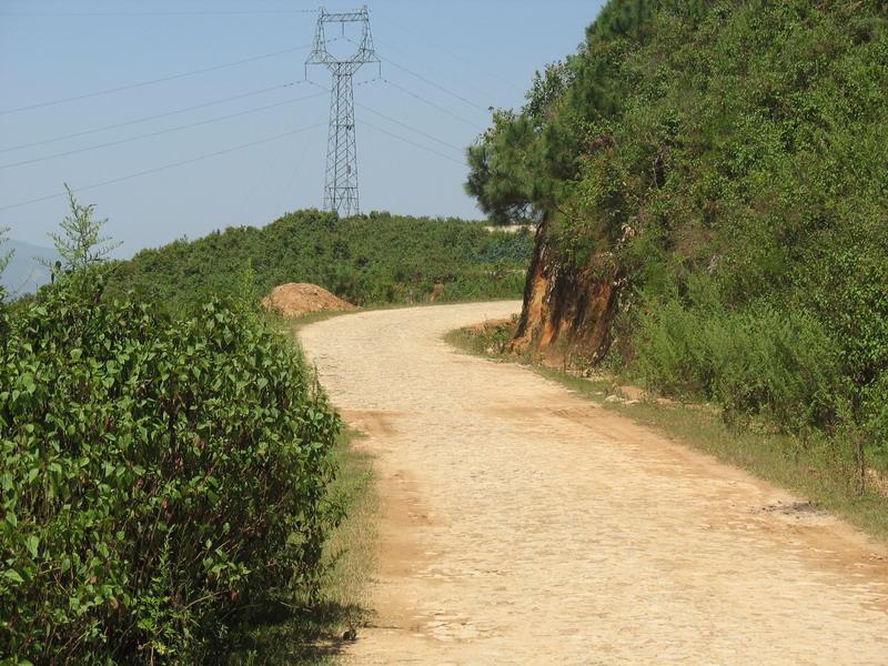 入村道路