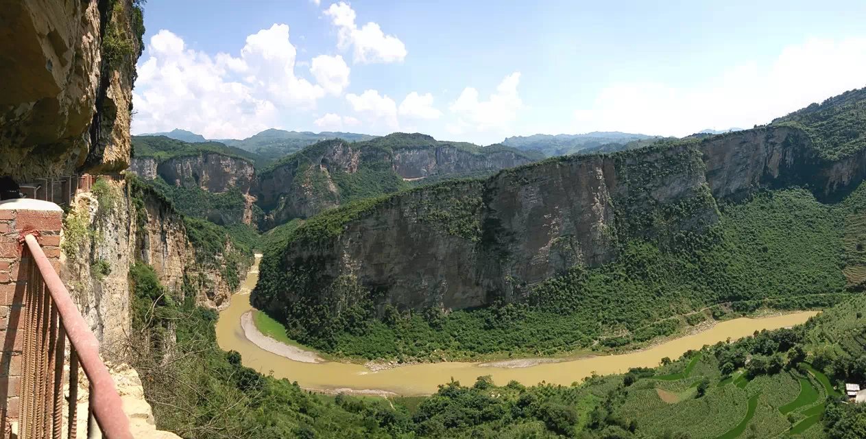 李富平攝：大橋橋位處（雞鳴三省大峽谷）