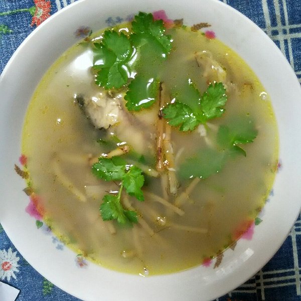 魚腥草鯽魚湯