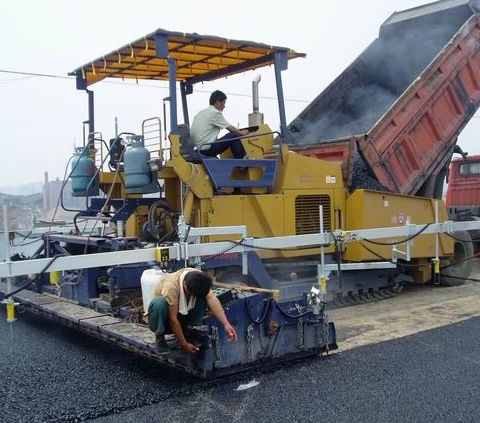 瀝青混合料攤布車