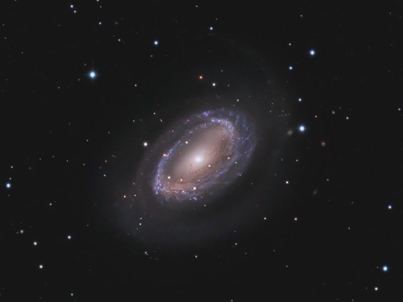 NGC 4725