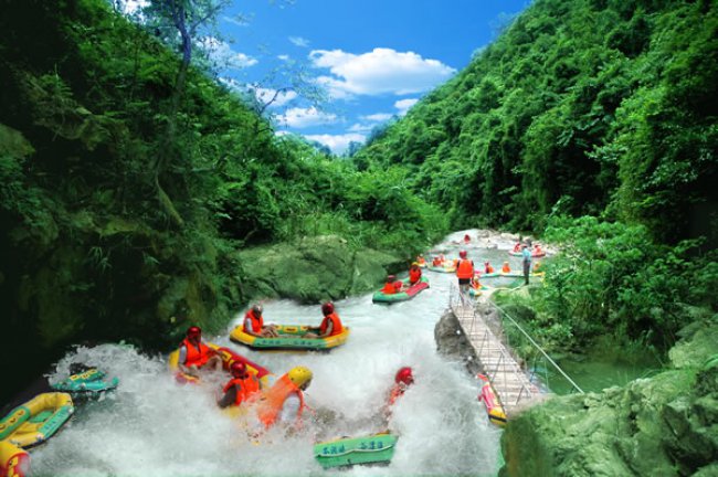 江門岑洞峽谷漂流旅遊區