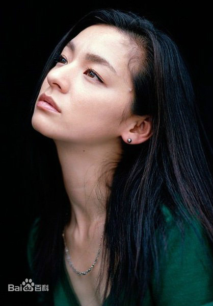 尾野真千子 Machiko Ono  飾小林鈴