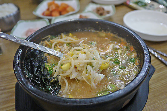 黃豆芽湯飯