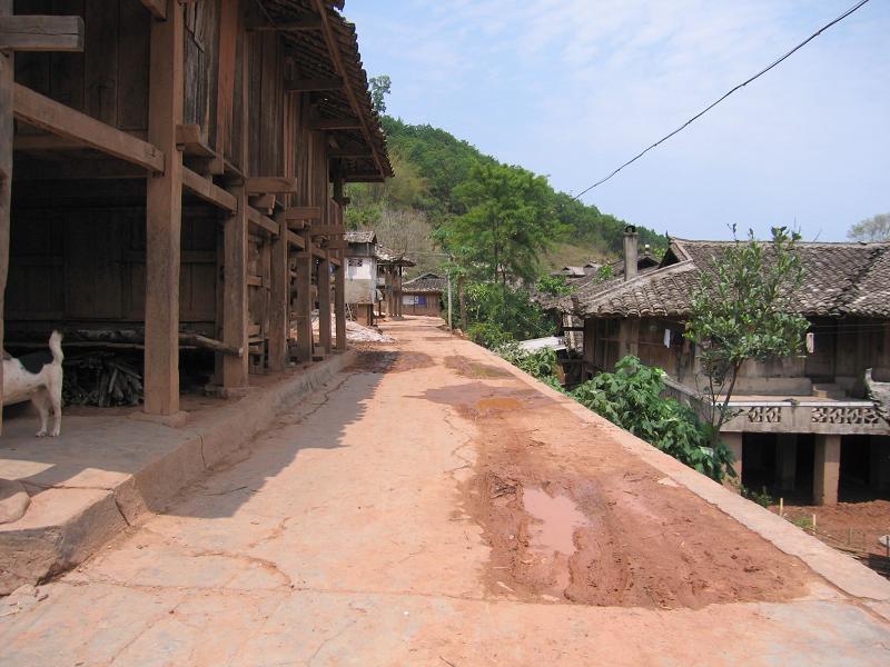 回寬老寨村-村中道路