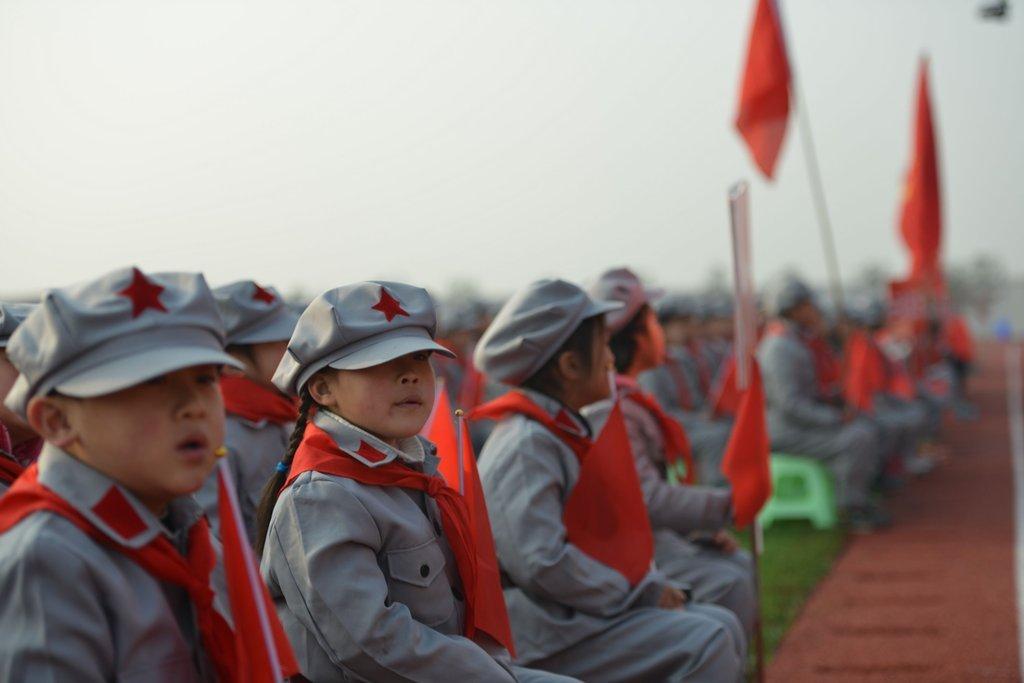 學校學子穿上了紅軍軍裝