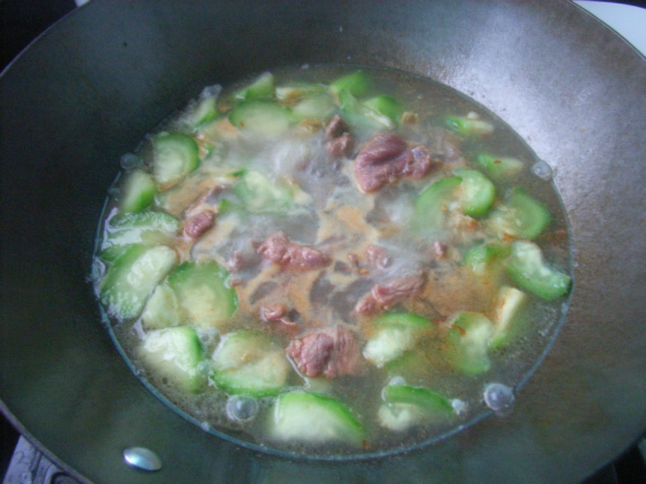 絲瓜榨菜牛肉湯