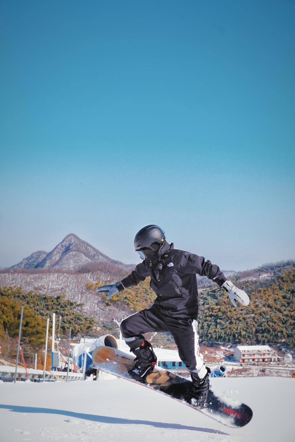 蓮花山滑雪場