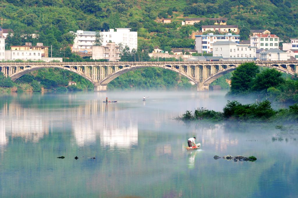 湖南鎮水電站