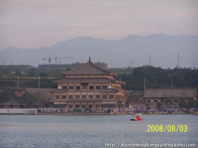 曲江流飲團團轉