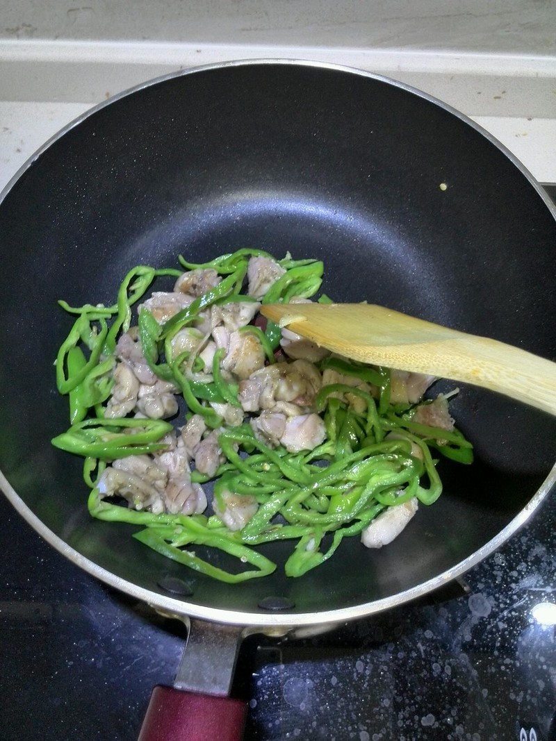 雞腿肉炒青椒