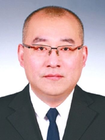 吳震(遼寧省新民市副市長、市政府黨組成員、市公安局局長)