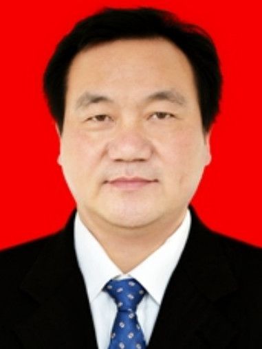 王忠明(湖南省常德市津市市教育局黨委委員、副局長)