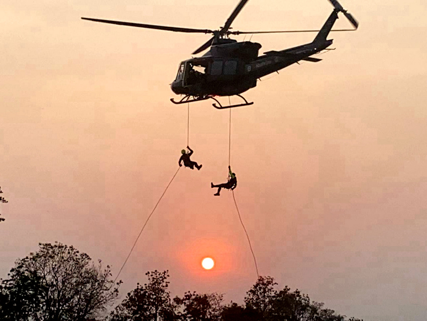 軍演中中國軍隊機降