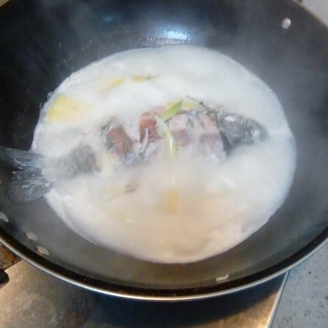 內酯豆腐魚湯