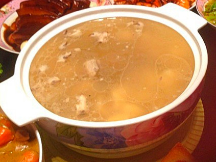 臘肉排骨筍湯