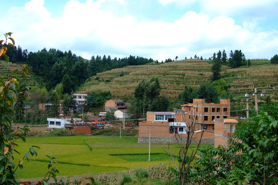 馬路溝村(雲南宣威市龍場鎮下轄村)