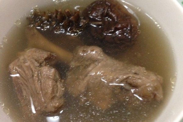 杜仲夏枯草鴨肉湯