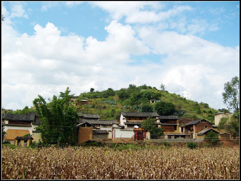 阿扎魯大村