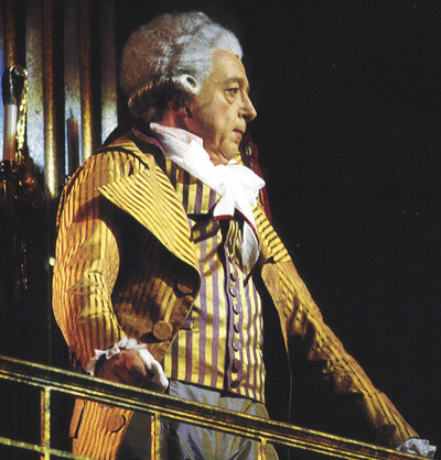 David Cromwell as Robespierre