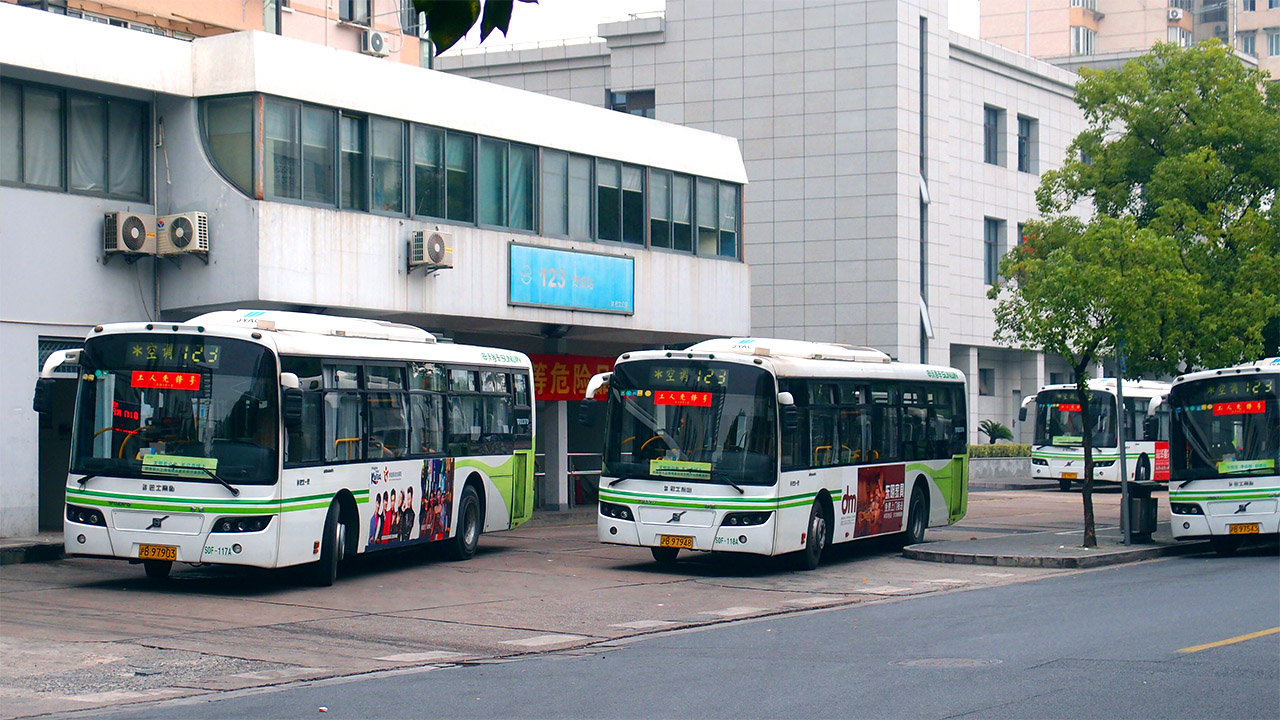 2009年11月，123迎來了新車，申沃swb6100v5