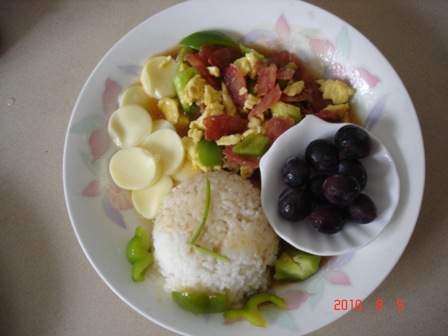 香腸雞蛋蓋澆飯