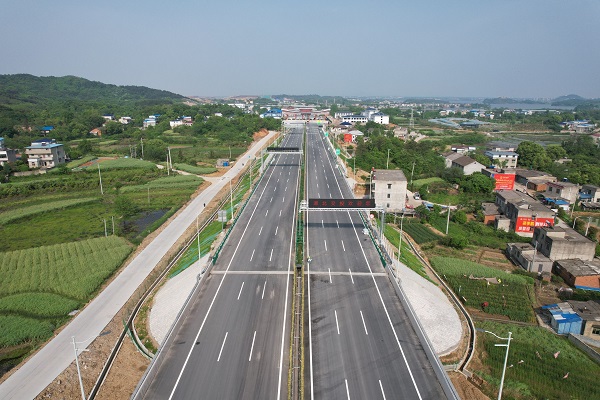 鄂州花湖機場高速公路