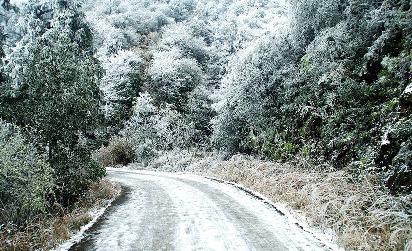 贛州峰山雪景