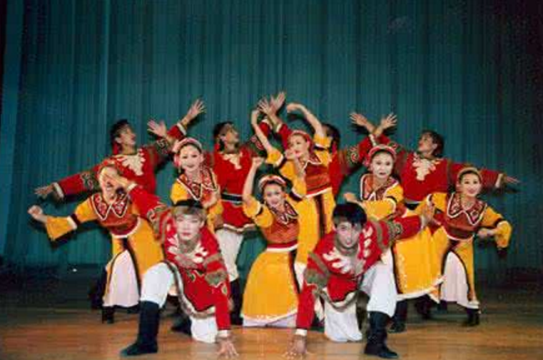 鄂倫春族舞蹈