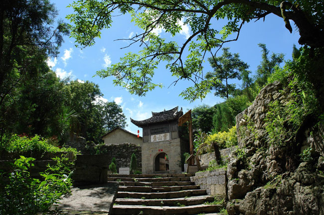 雲山大屯門