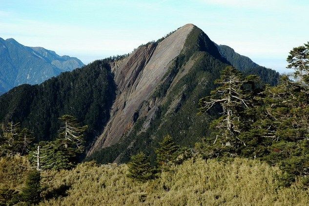 劍山(狼五山家族中的第三座山)