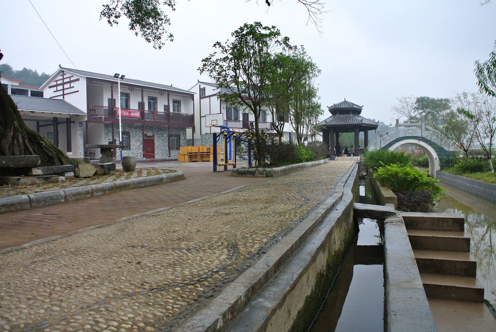 登雲村(雲南墨江縣團田鄉下轄村)