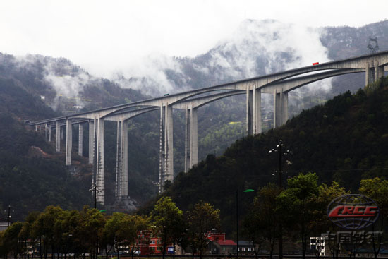 龍潭河特大橋