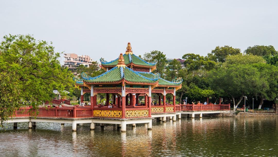 九曲橋(廣東省汕頭市中山公園九曲橋)