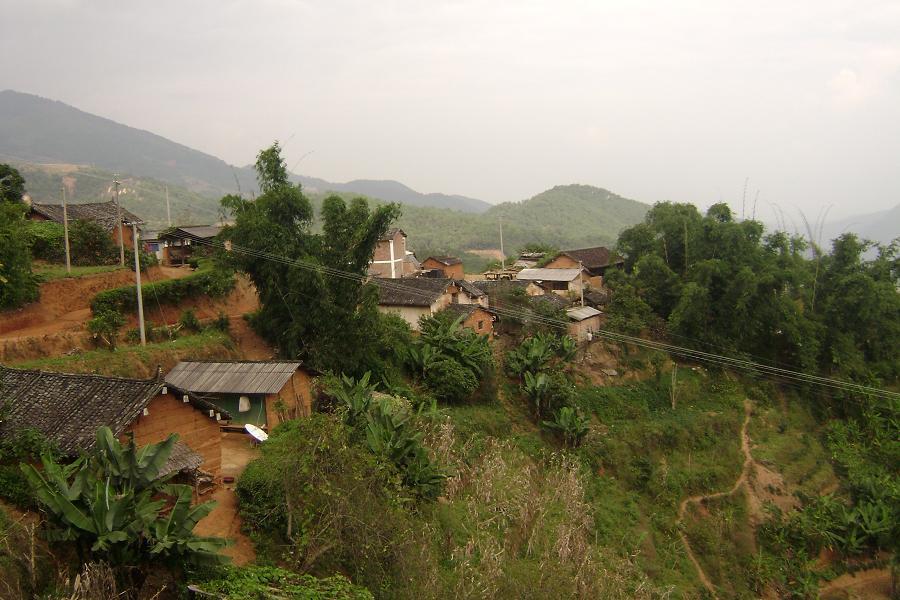 何家自然村(雲南鳳慶縣鳳山鎮下轄村)