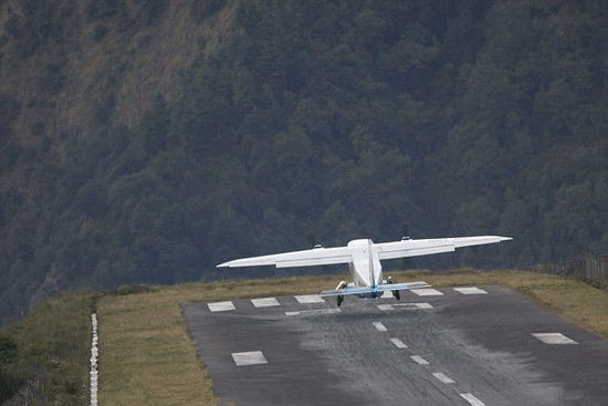 卡拉馬索機場