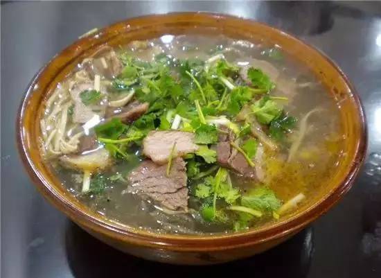 插花牛肉湯