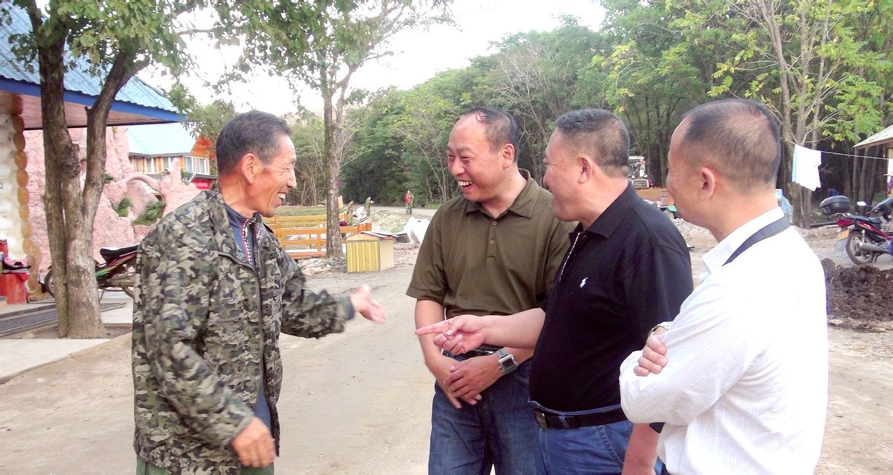 國家林業局場圃總站楊連清副總站長在日月峽