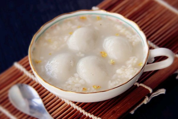 桂花酒釀湯圓