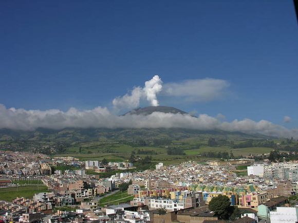 加萊拉斯火山