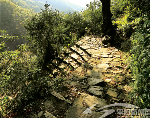 遙嶺古道(位於平陽山門鎮西垟亭村至文成縣雙桂鄉桂東村城底自然村的古道)