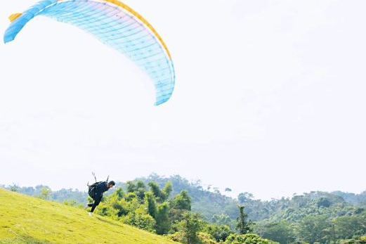 龍發山滑翔傘飛行營地