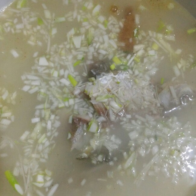 奶色鯽魚湯